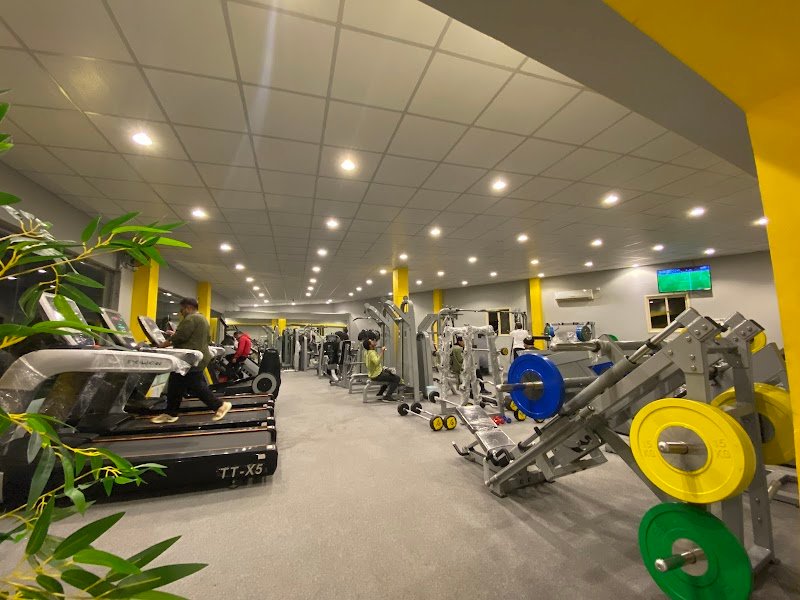 صالة السروات الرياضية