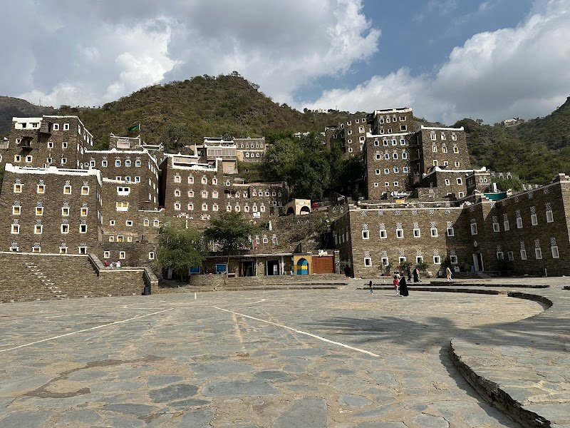 متحف قرية ( رجال ) بمحافظة رجال ألمع