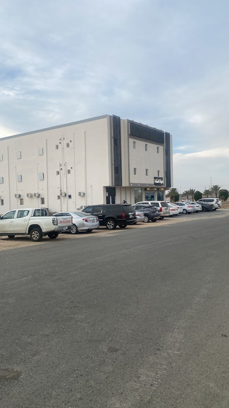 ادوار تثليث الفخامة هوتيل